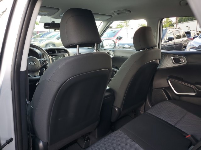 Used 2021 Kia Soul LX FWD image 12