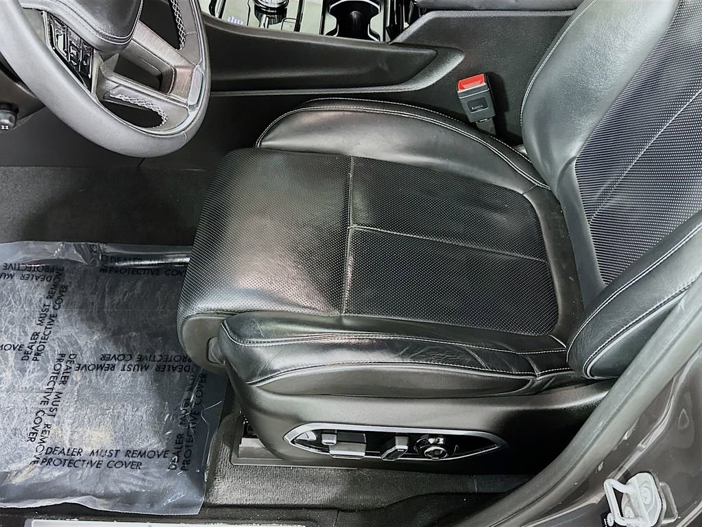 Certified 2023 Jeep Grand Cherokee L Overland w/ Luxury Tech Group IV image 28