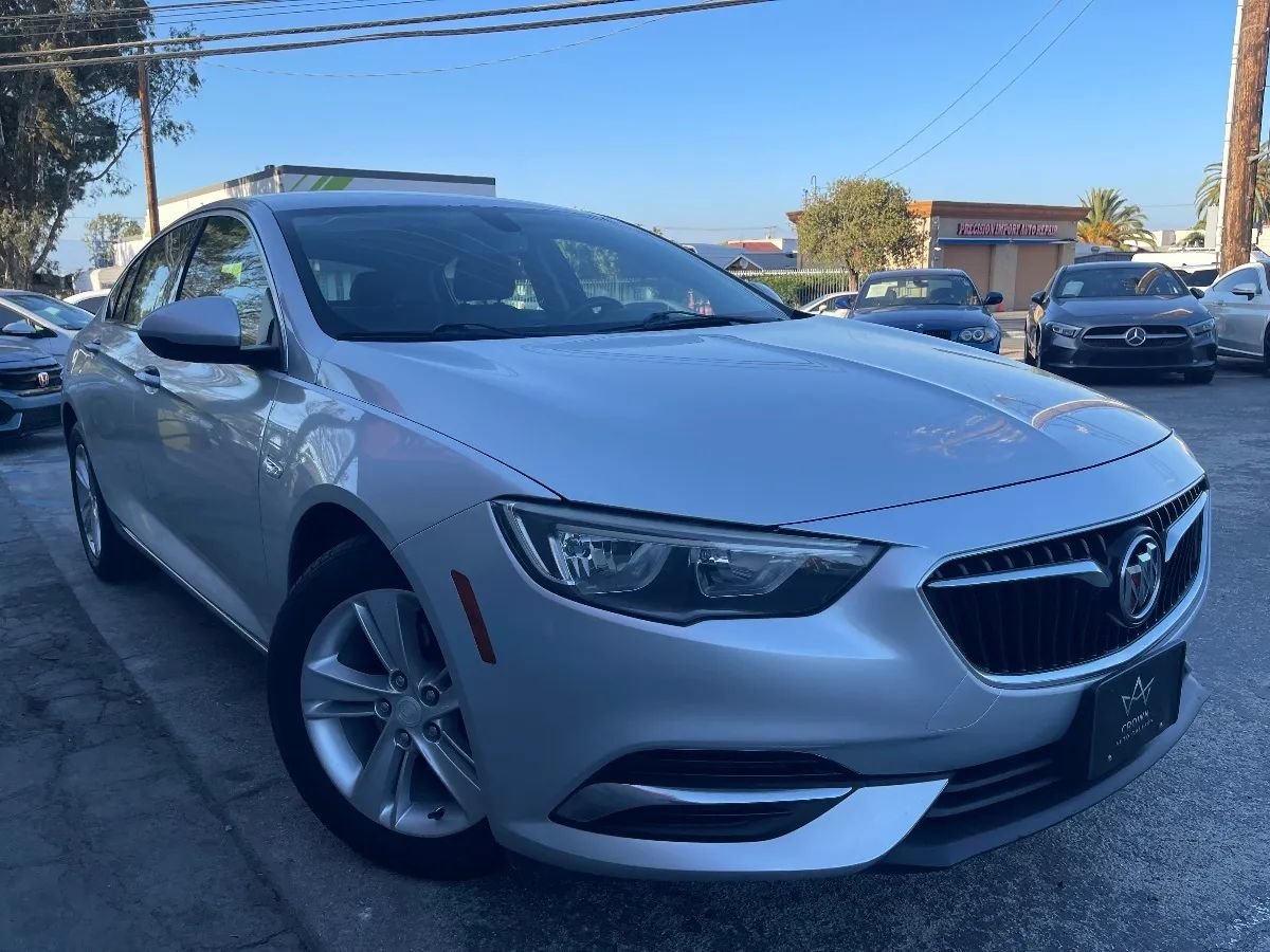 Used 2018 Buick Regal Preferred FWD image 3