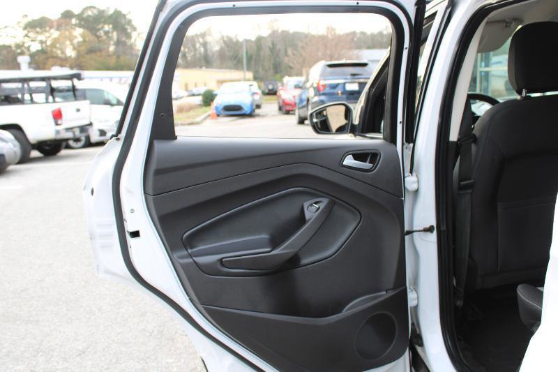 Used 2019 Ford Escape SE FWD image 19