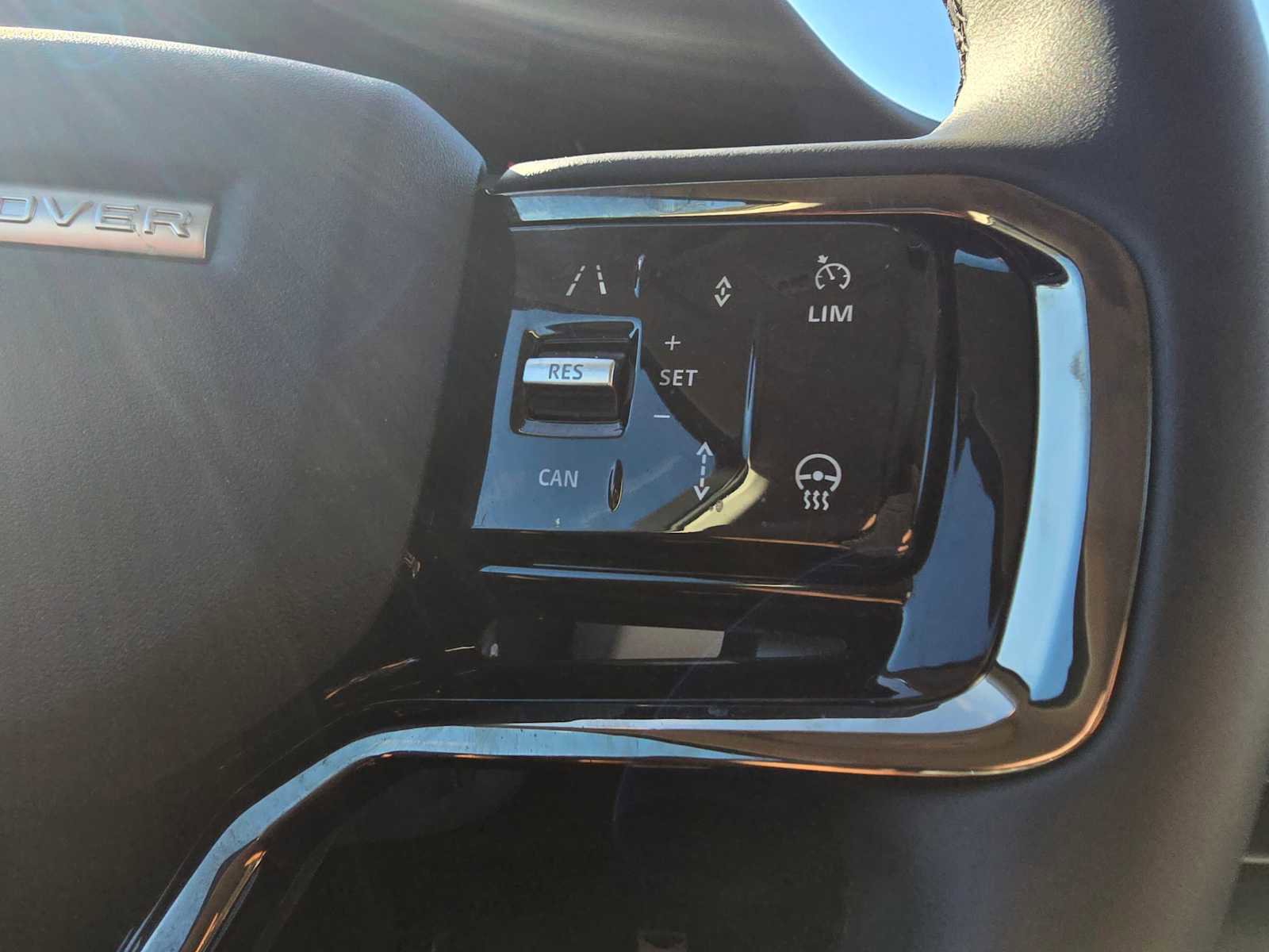 Certified 2025 Land Rover Range Rover Evoque Dynamic SE image 31