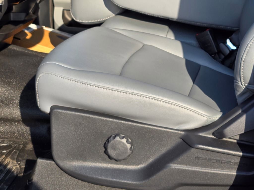 Used 2024 Ford F350 XL image 18
