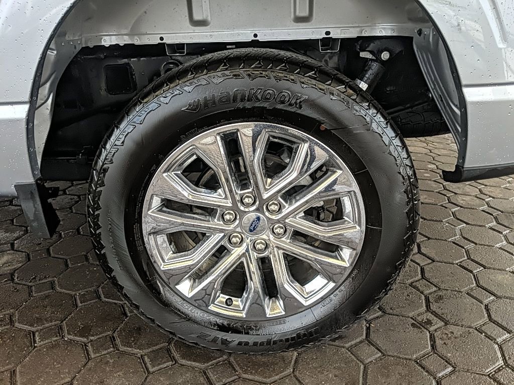 Used 2025 Ford F150 Lariat w/ Equipment Group 501A Mid image 9