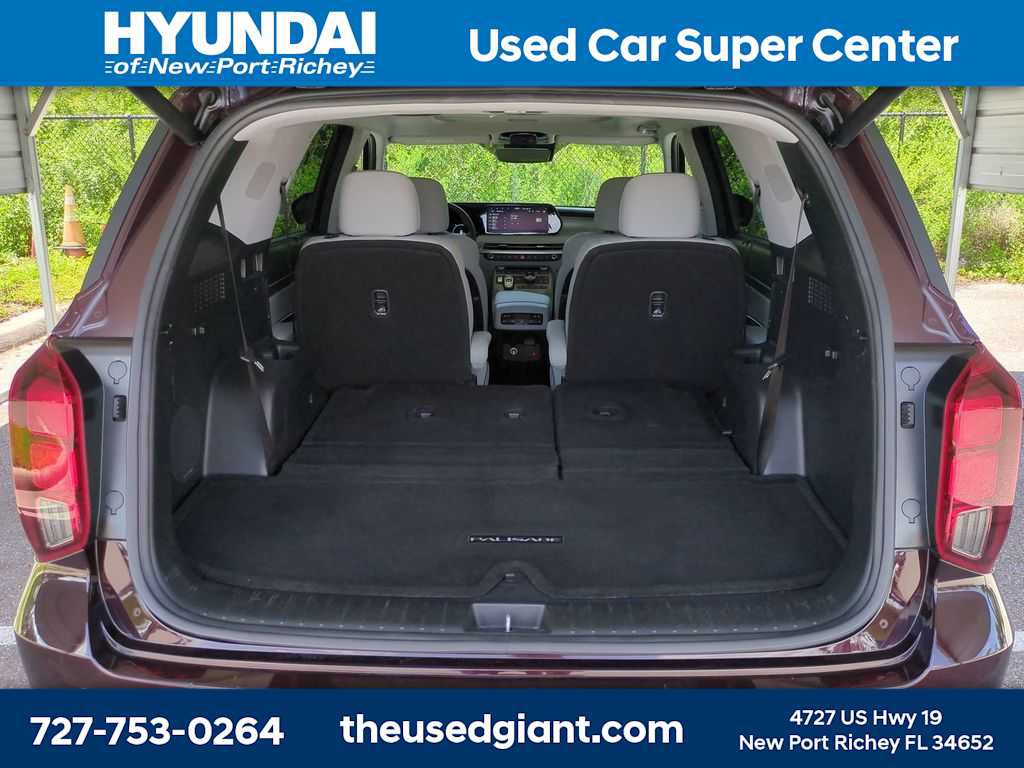 Used 2024 Hyundai Palisade SEL w/ Premium Package FWD image 12