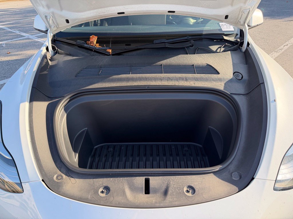 Used 2023 Tesla Model Y Long Range AWD/4WD image 3