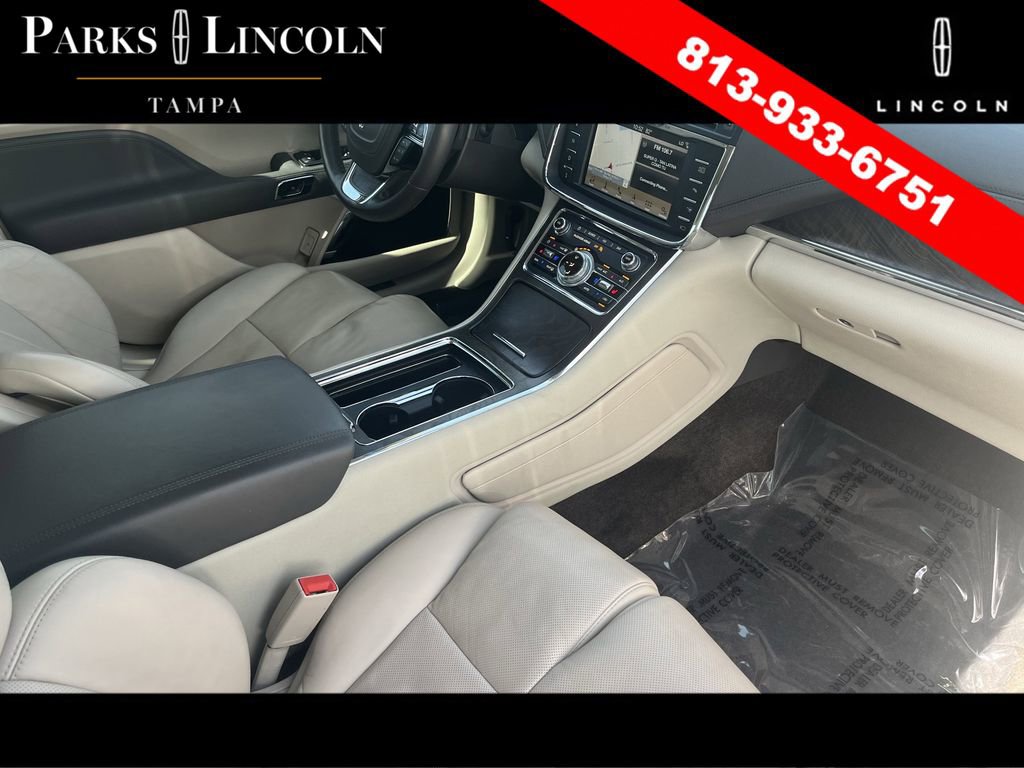 Used 2017 Lincoln Continental Reserve w/ Technology Package image 11