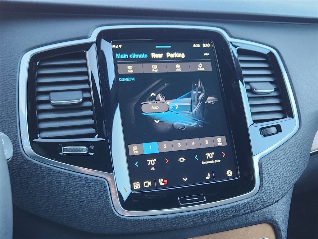 Used 2023 Volvo XC90 B5 Plus image 14