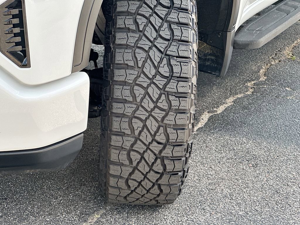 Used 2024 GMC Sierra 1500 AT4 w/ Technology Package image 25