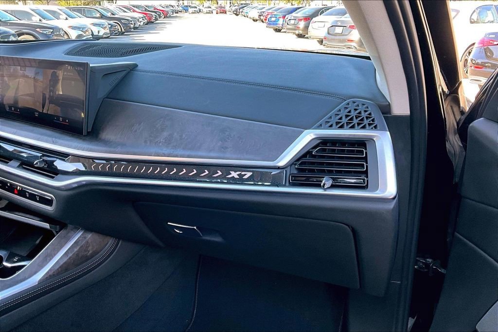 Used 2023 BMW X7 xDrive40i w/ Premium Package image 23