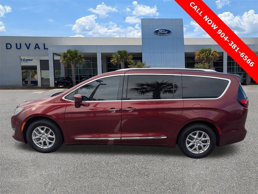 Used 2020 Chrysler Pacifica Touring-L image 7