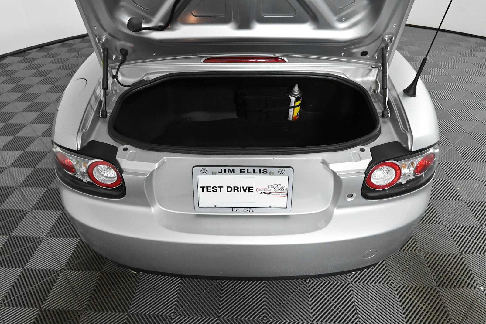 Used 2006 MAZDA MX-5 Miata Touring RWD image 7