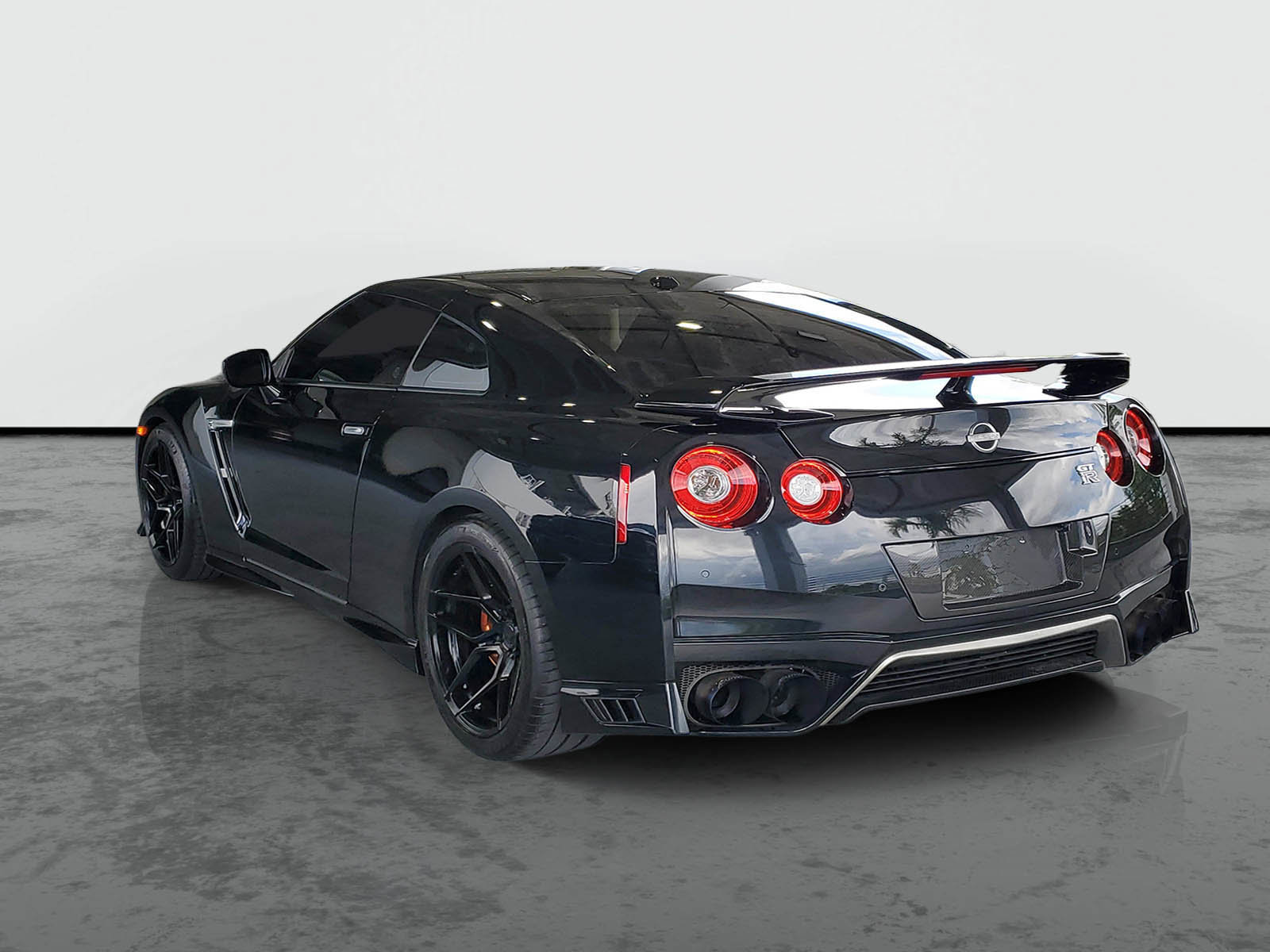 Used 2023 Nissan GT-R Premium w/ Premium Interior Package AWD/4WD image 3