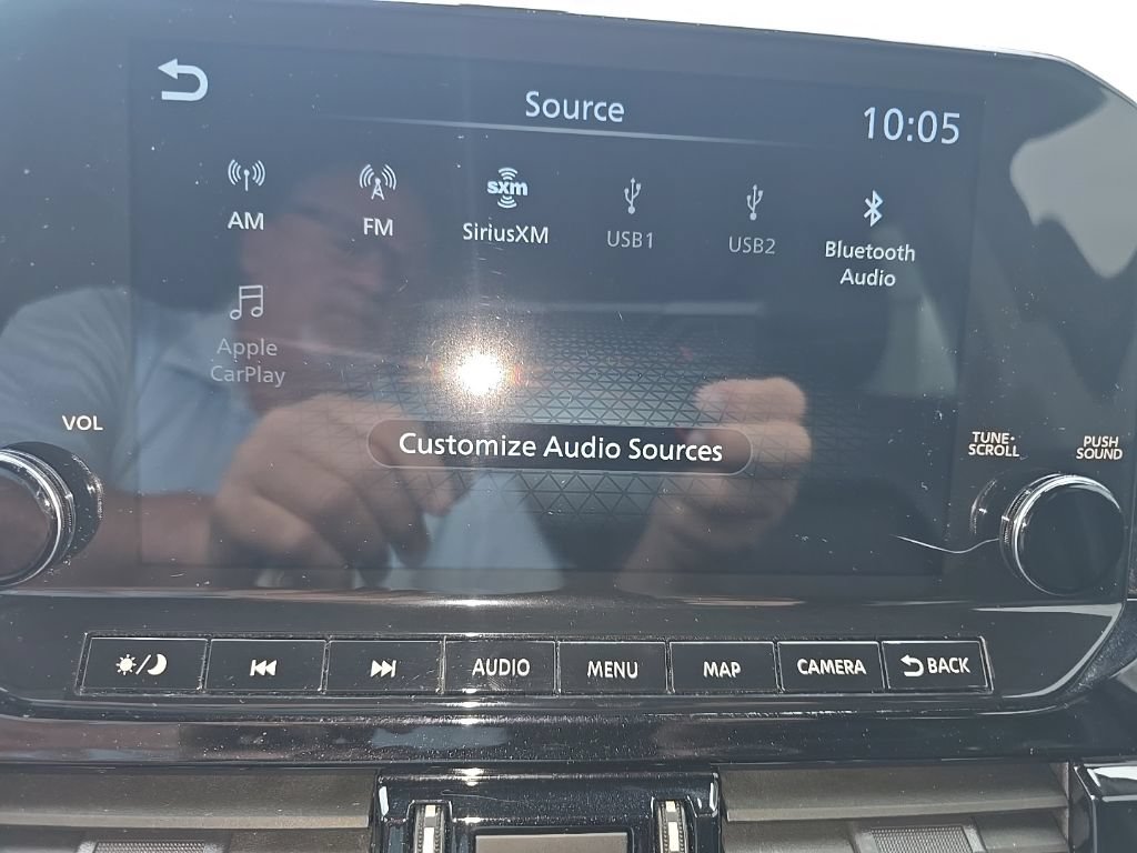 Used 2023 Nissan Pathfinder SL w/ Lighting Package (N92) FWD image 25