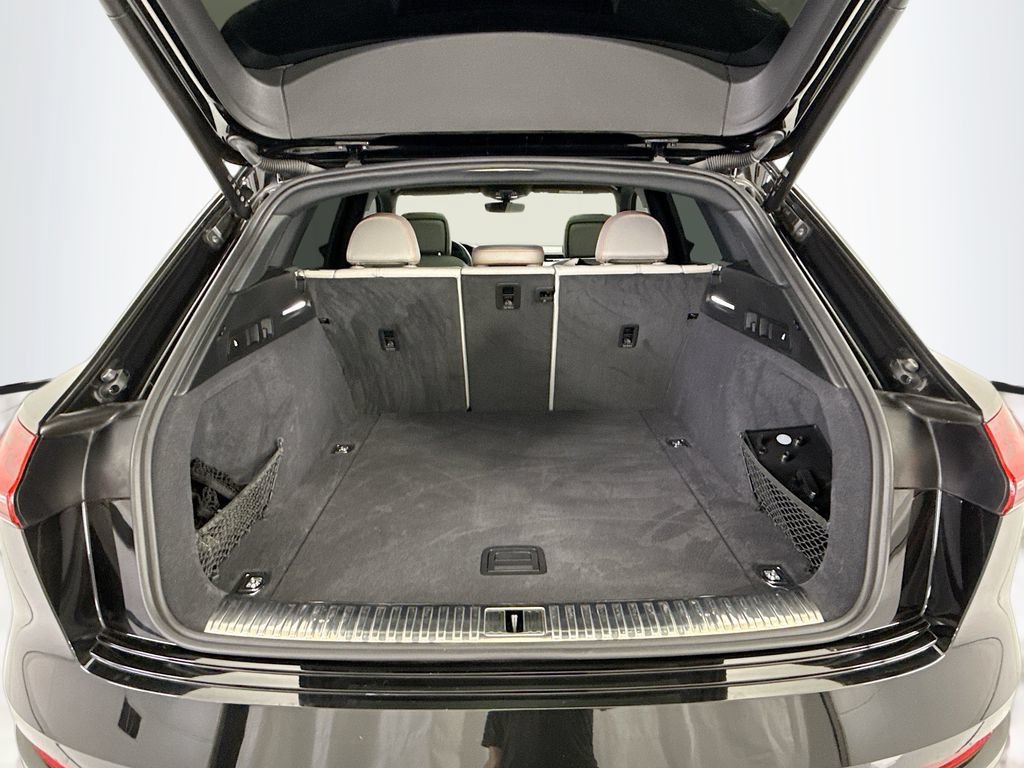 Certified 2024 Audi Q8 e-tron Prestige w/ Prestige Package AWD/4WD image 27