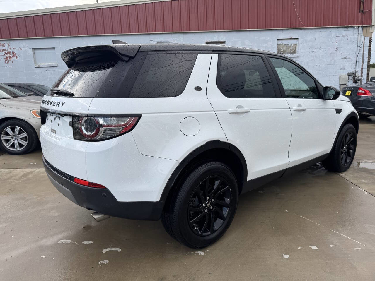Used 2017 Land Rover Discovery Sport HSE image 12