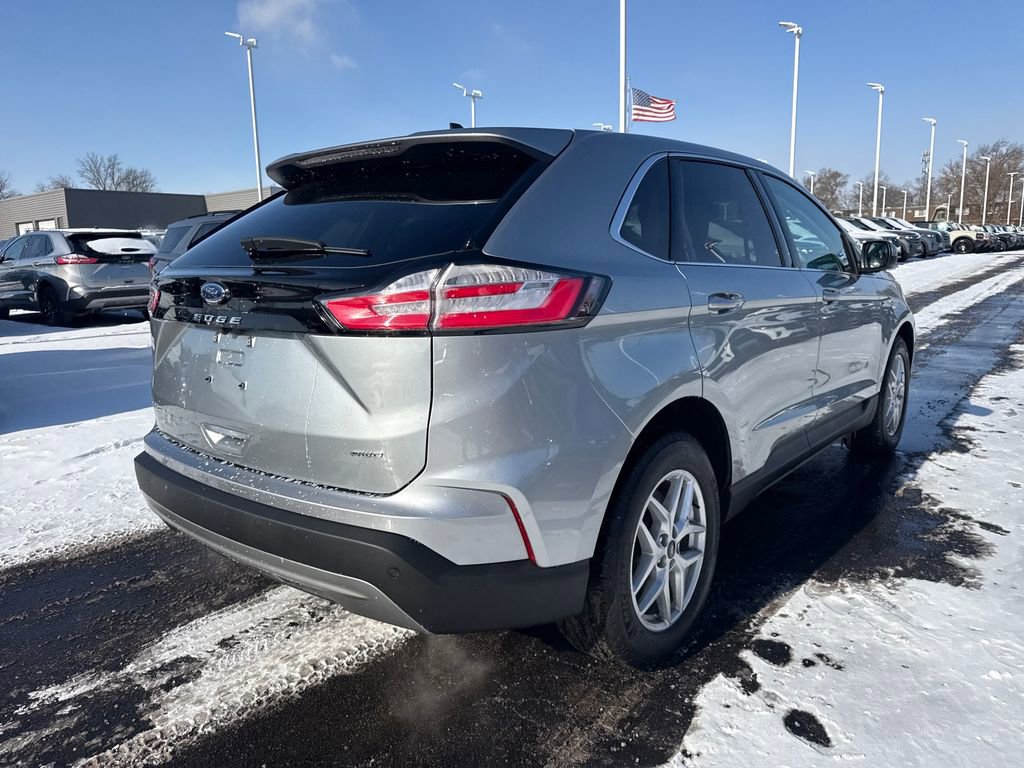 Used 2024 Ford Edge SEL w/ Convenience Package image 7