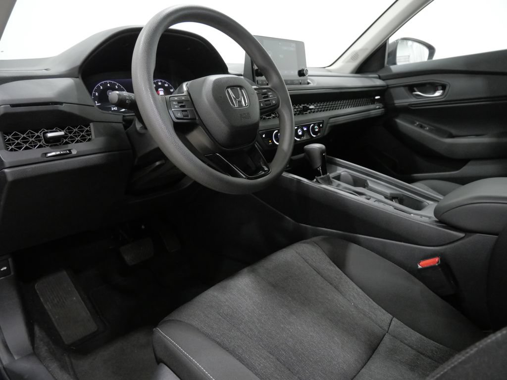 Used 2025 Honda Accord SE image 12