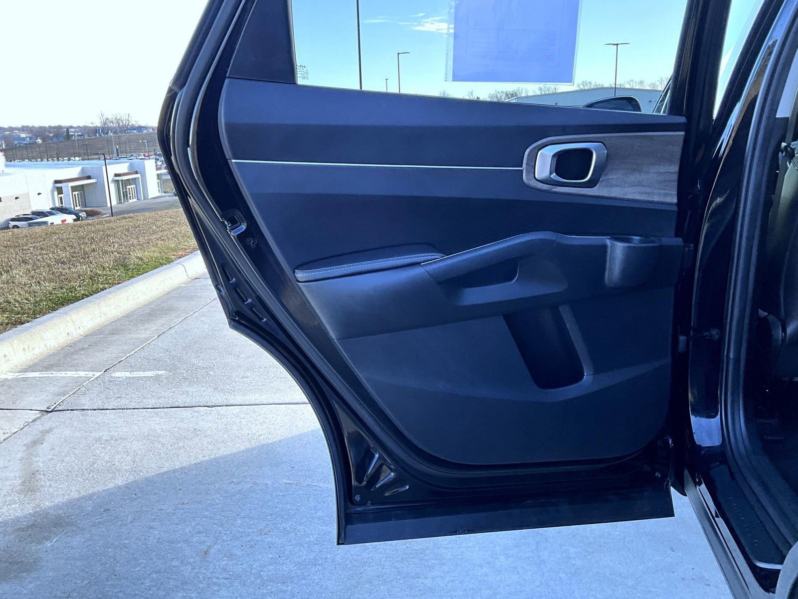 Used 2023 Kia Sorento X-Line EX image 21