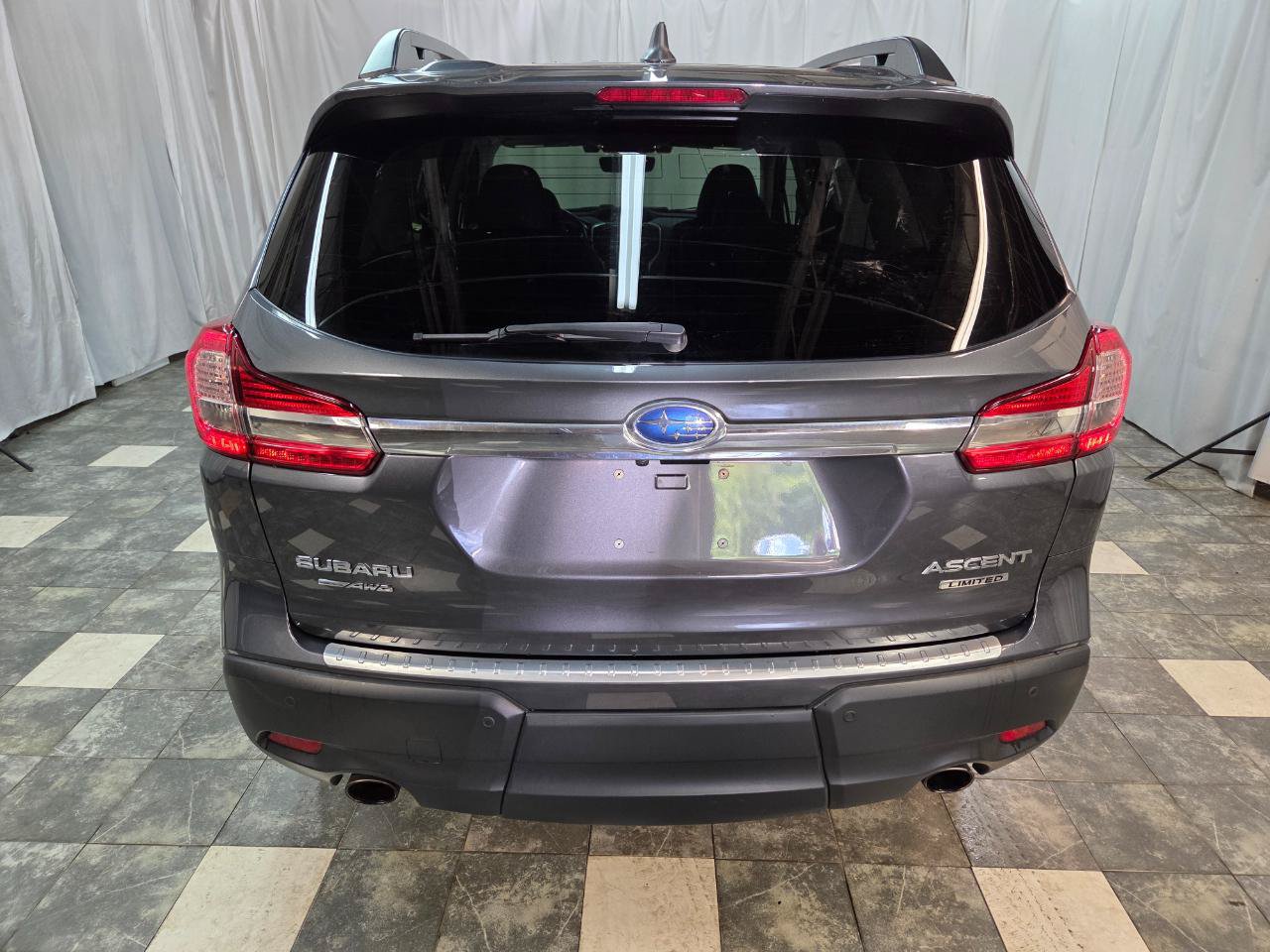 Used 2021 Subaru Ascent Limited w/ Technology Package AWD/4WD image 4