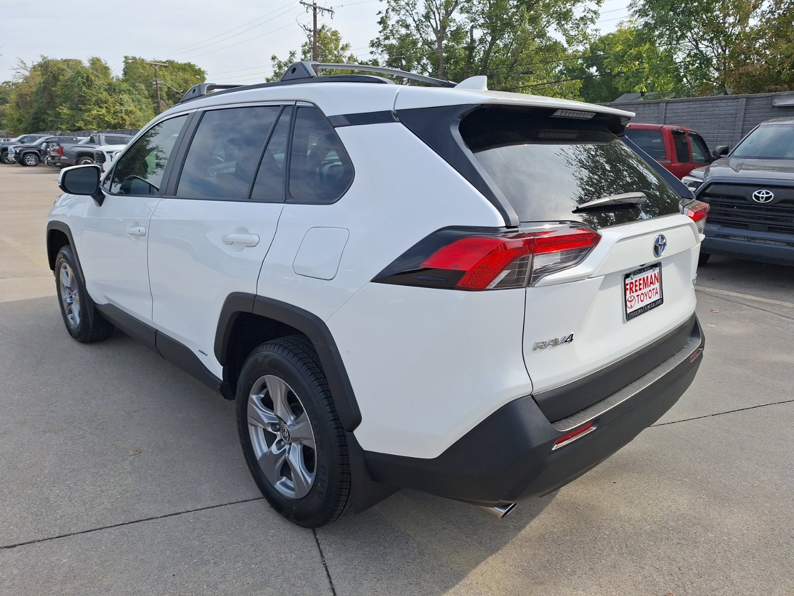 Used 2024 Toyota RAV4 XLE w/ Convenience Package AWD/4WD image 4