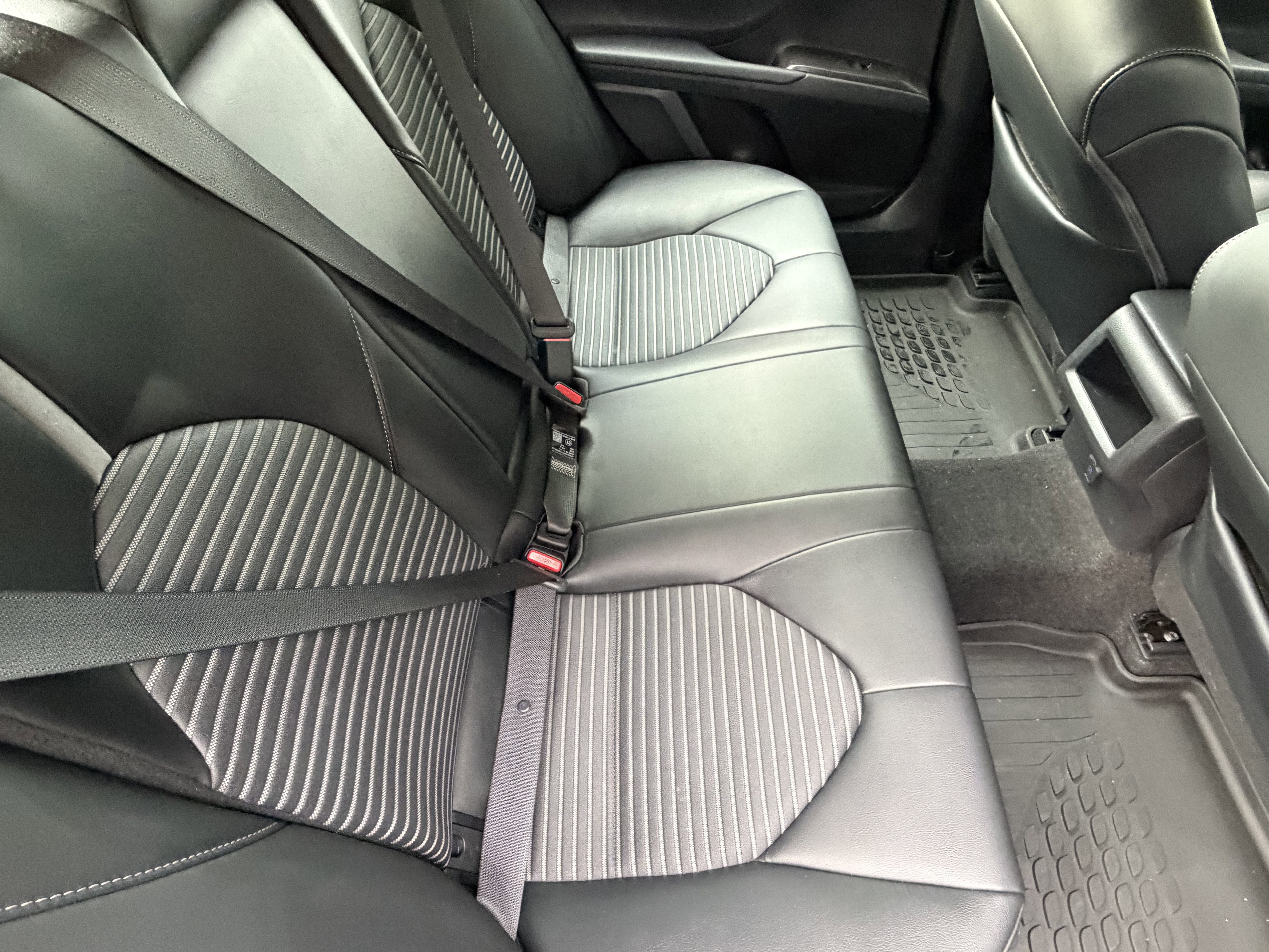 Used 2023 Toyota Camry SE FWD image 39