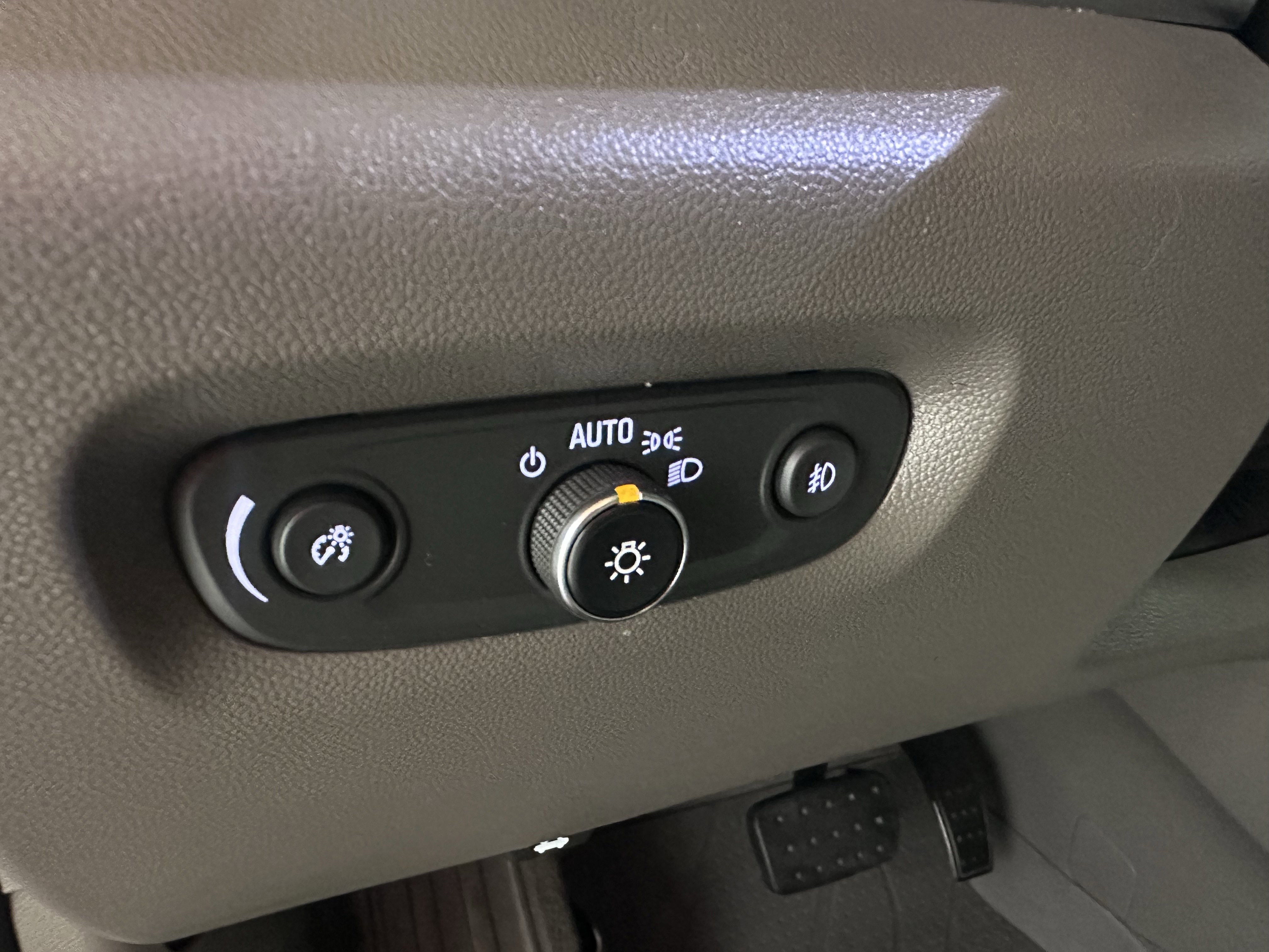 Used 2020 Chevrolet Traverse LT w/ LT Premium Package FWD image 47