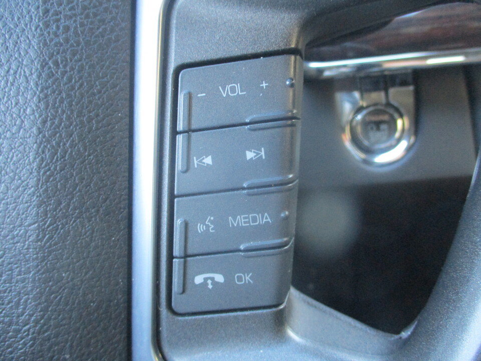 Used 2010 Lincoln MKS AWD image 31