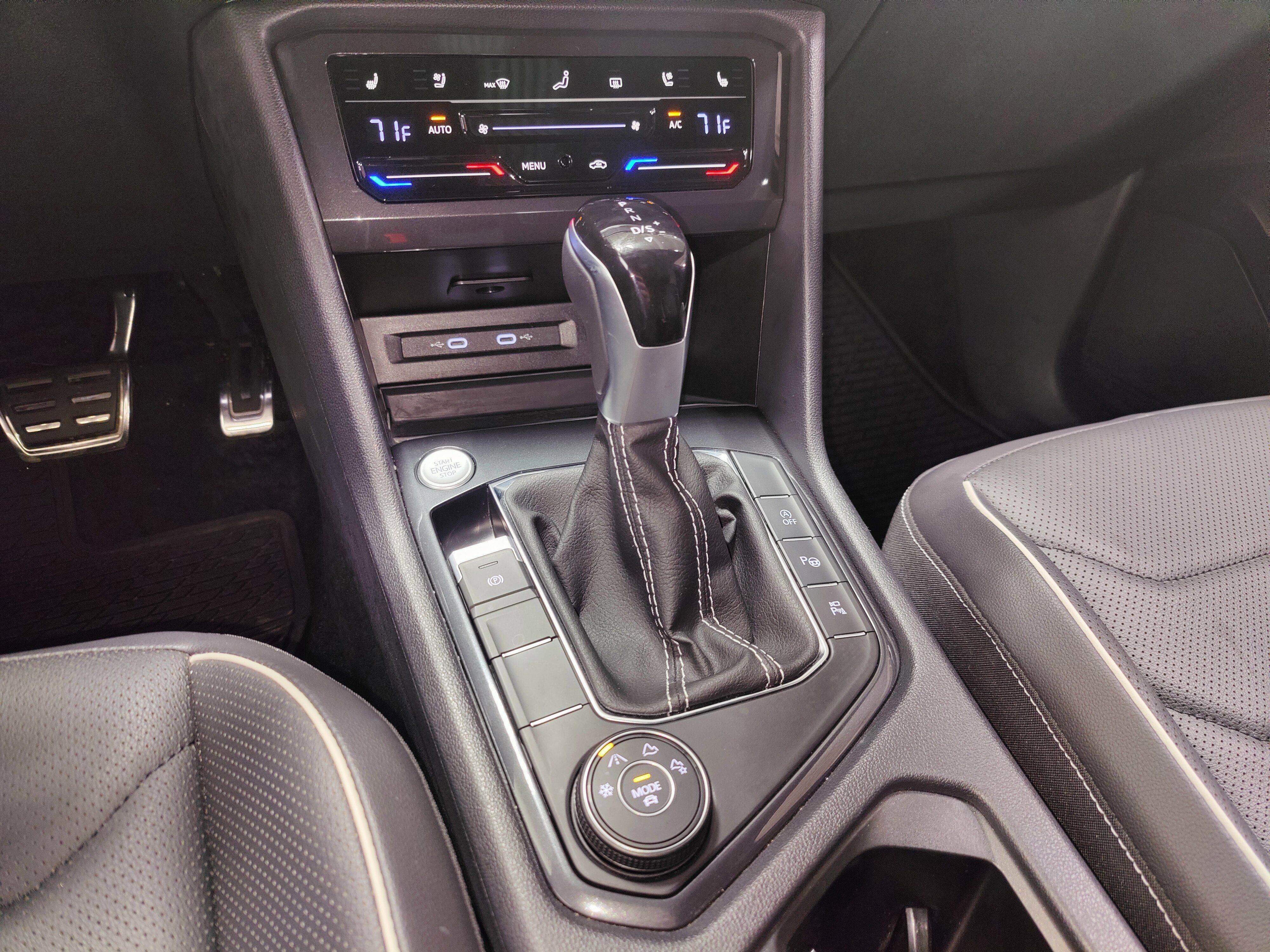 Used 2024 Volkswagen Tiguan SEL R-Line image 26