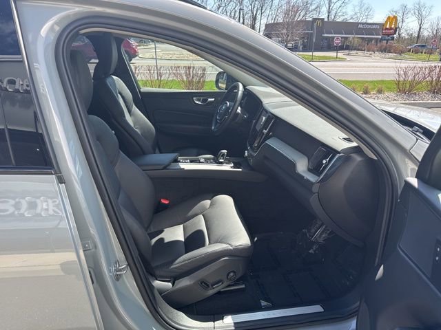Certified 2025 Volvo XC60 B5 Plus image 15