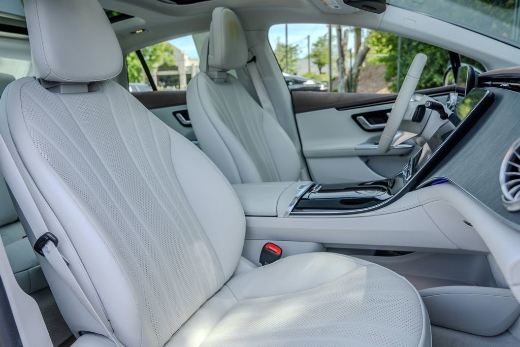 Used 2023 Mercedes-Benz EQE 500 4MATIC Sedan image 22