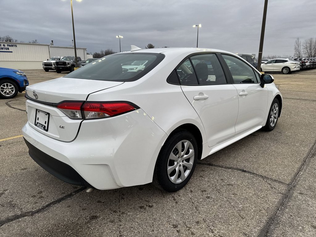 Used 2024 Toyota Corolla LE image 3