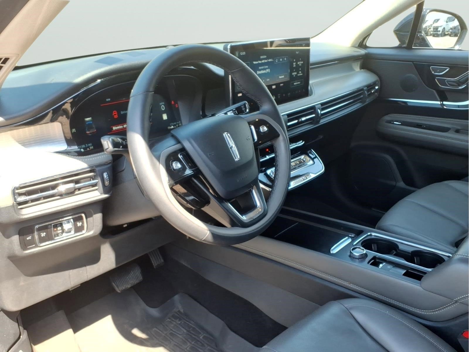 Used 2023 Lincoln Corsair AWD w/ Equipment Group 101A image 7