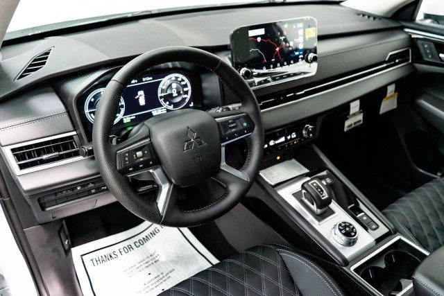 New 2025 Mitsubishi Outlander SEL image 8