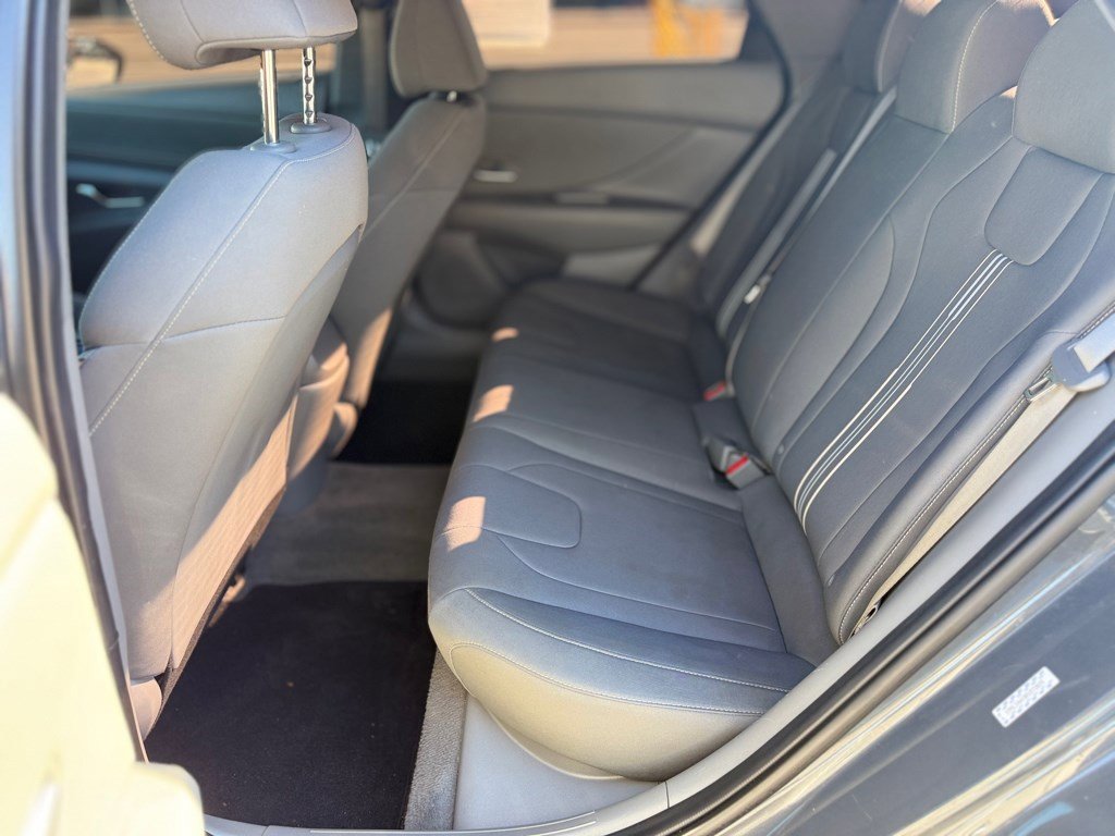 Used 2023 Hyundai Elantra SEL w/ Convenience Package image 17