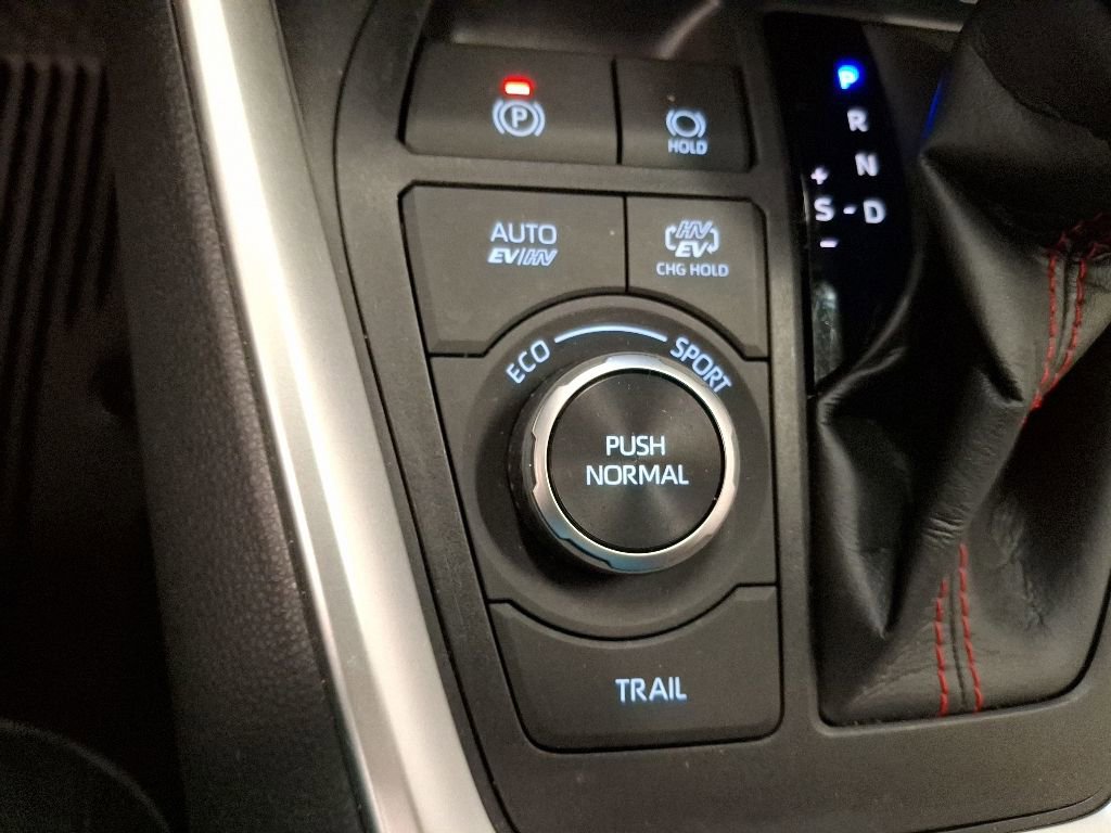 Used 2023 Toyota RAV4 SE w/ Weather & Moonroof Package AWD/4WD image 27