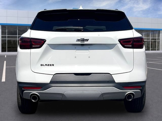 New 2026 Chevrolet Blazer LT w/ Midnight/Sport Edition FWD image 4