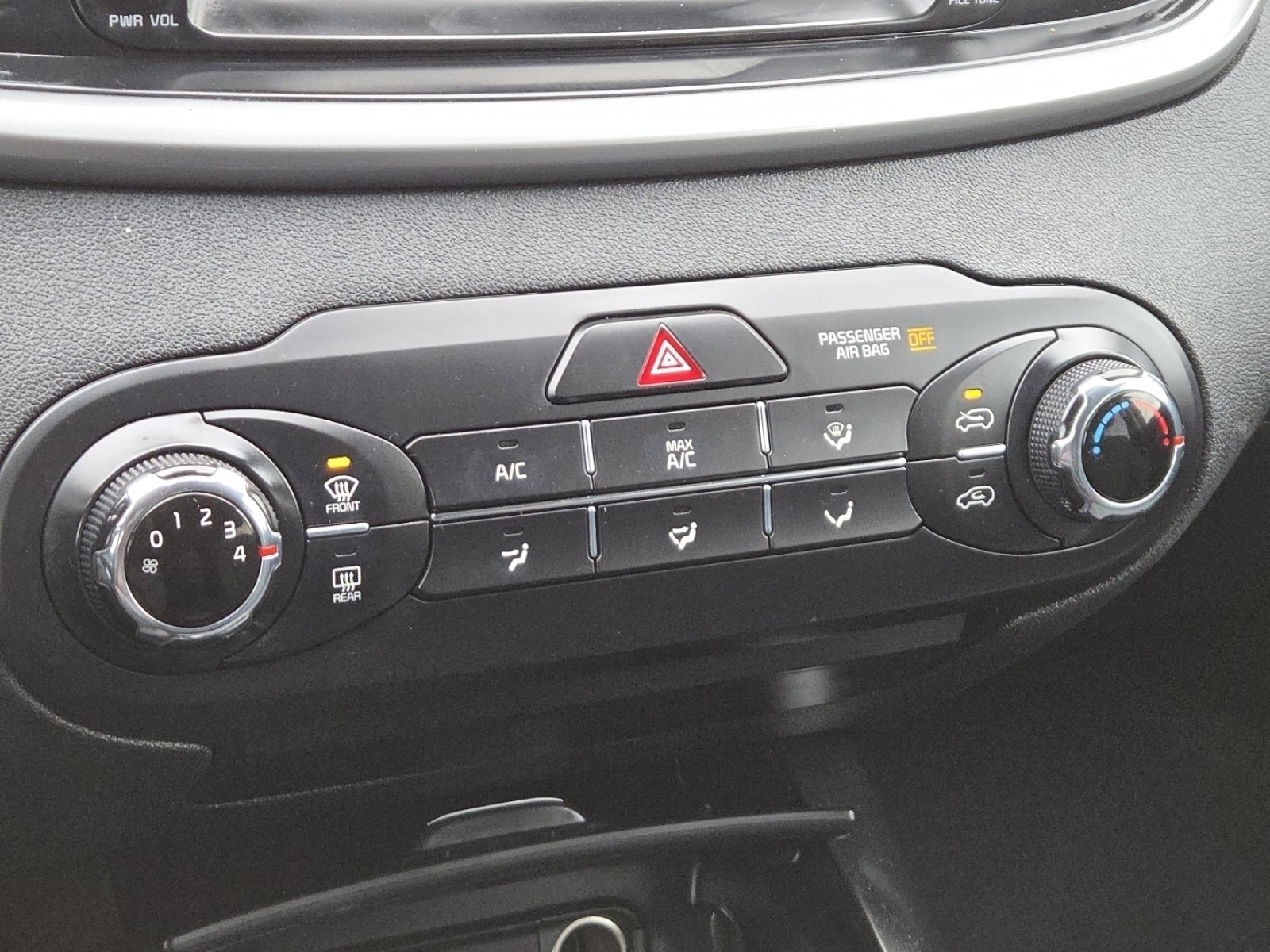 Used 2019 Kia Sorento L image 30