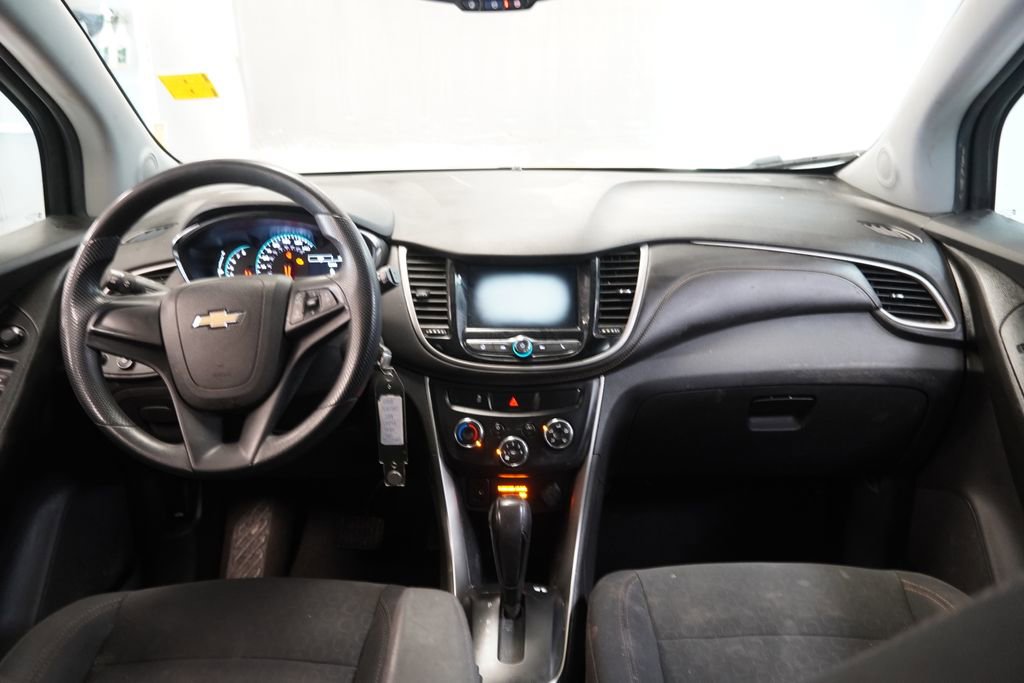Used 2018 Chevrolet Trax LS w/ LPO, Protection Package FWD image 18
