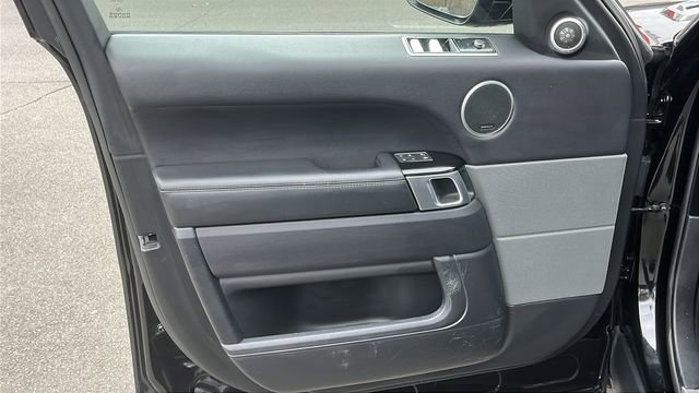 Used 2018 Land Rover Range Rover Sport HSE image 9