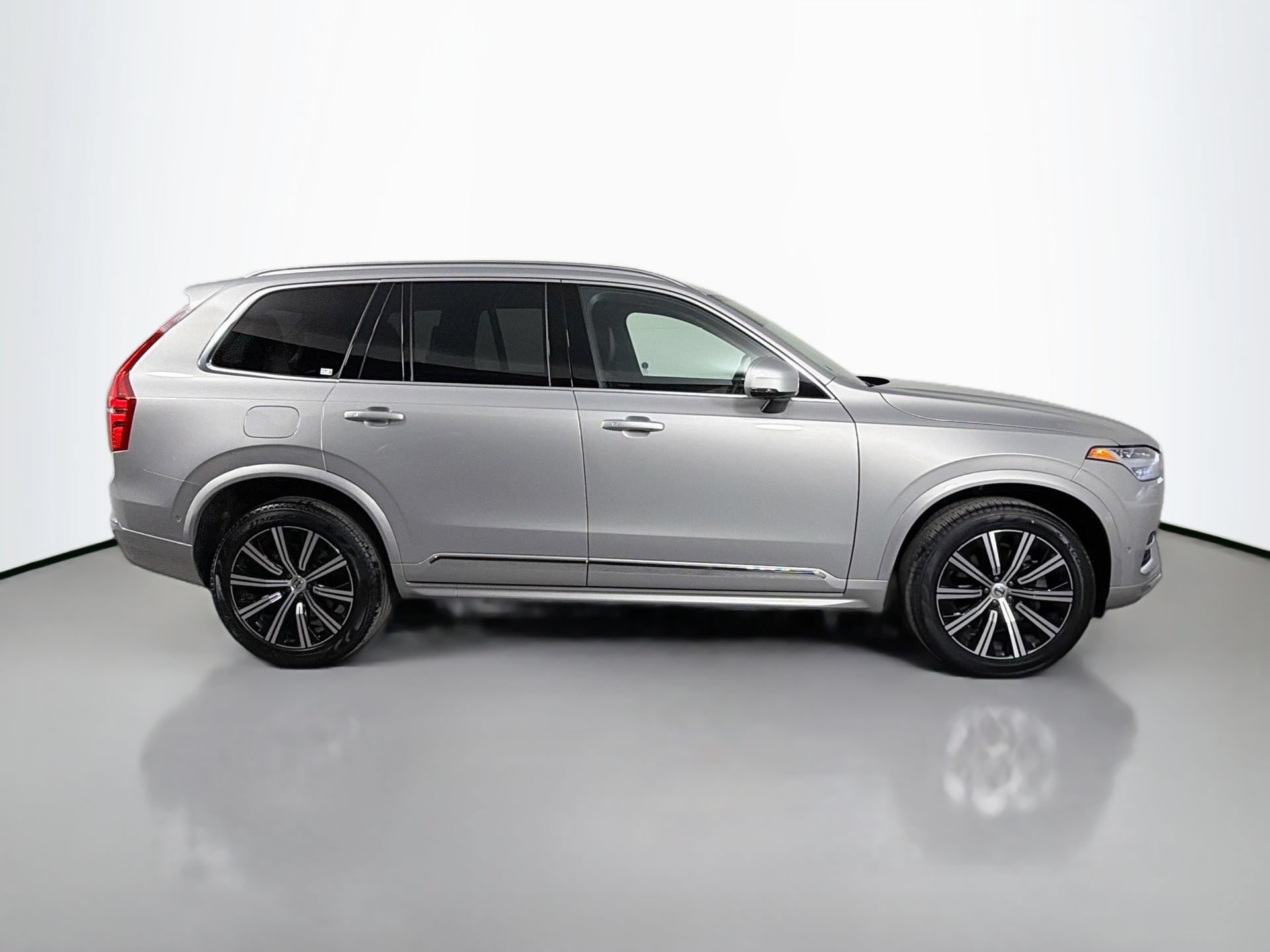 Used 2024 Volvo XC90 B6 Plus AWD/4WD image 5