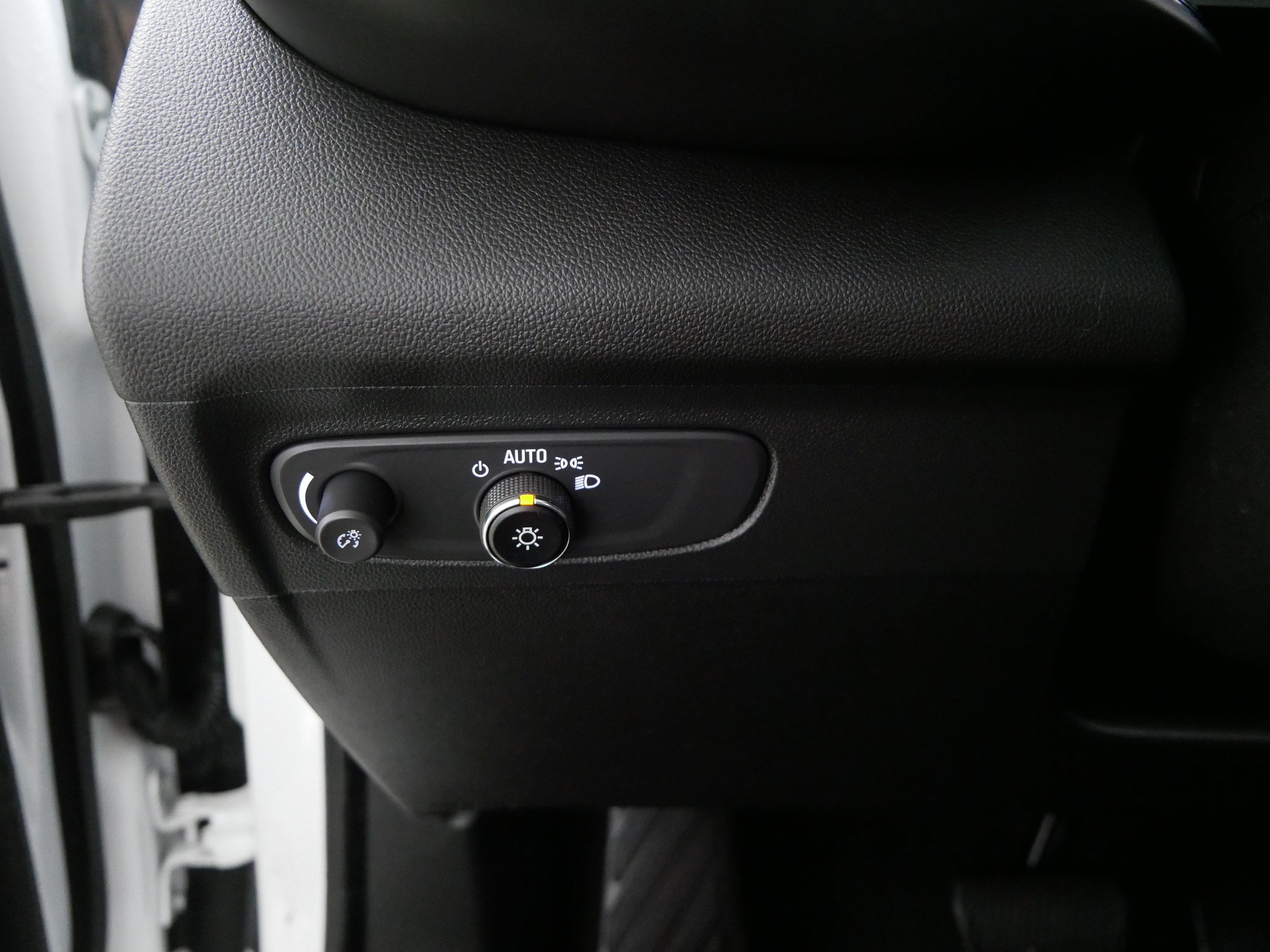 Used 2023 Buick Envision Essence AWD/4WD image 26