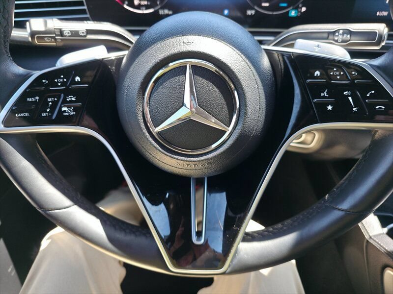 Used 2025 Mercedes-Benz GLS 450 4MATIC image 27