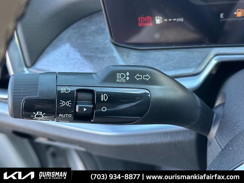 New 2025 Kia Sorento SX Prestige w/ Olive Brown Leather Package image 17