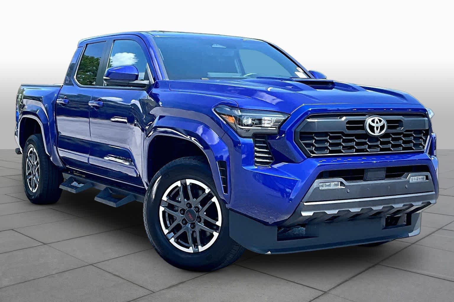 Used 2024 Toyota Tacoma TRD Sport w/ TRD Sport Upgrade Package AWD/4WD image 3