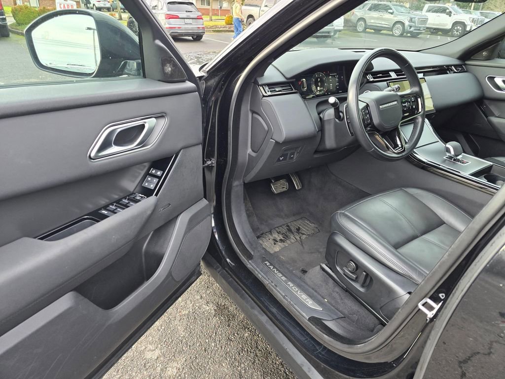 Used 2025 Land Rover Range Rover Velar Dynamic SE image 19