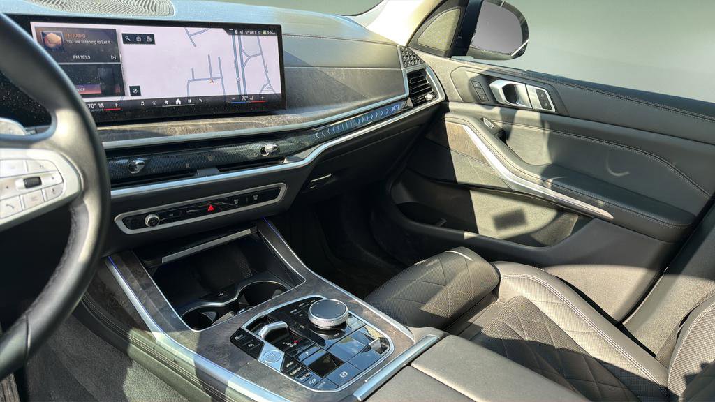 Used 2024 BMW X7 xDrive40i w/ Climate Comfort Package image 24