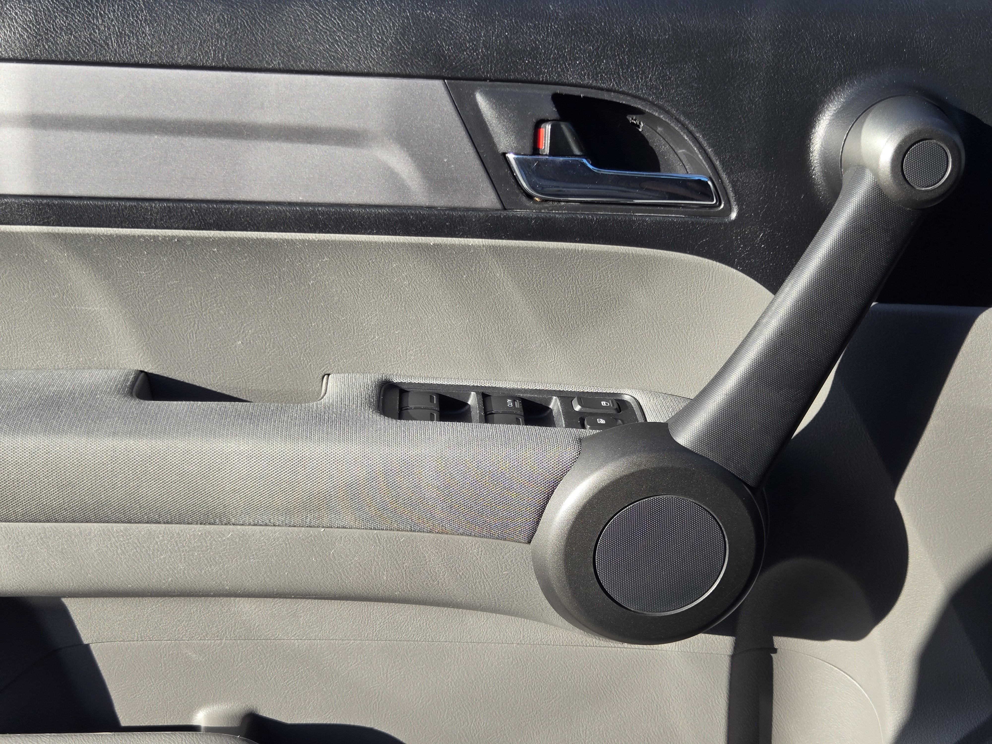 Used 2011 Honda CR-V LX image 18