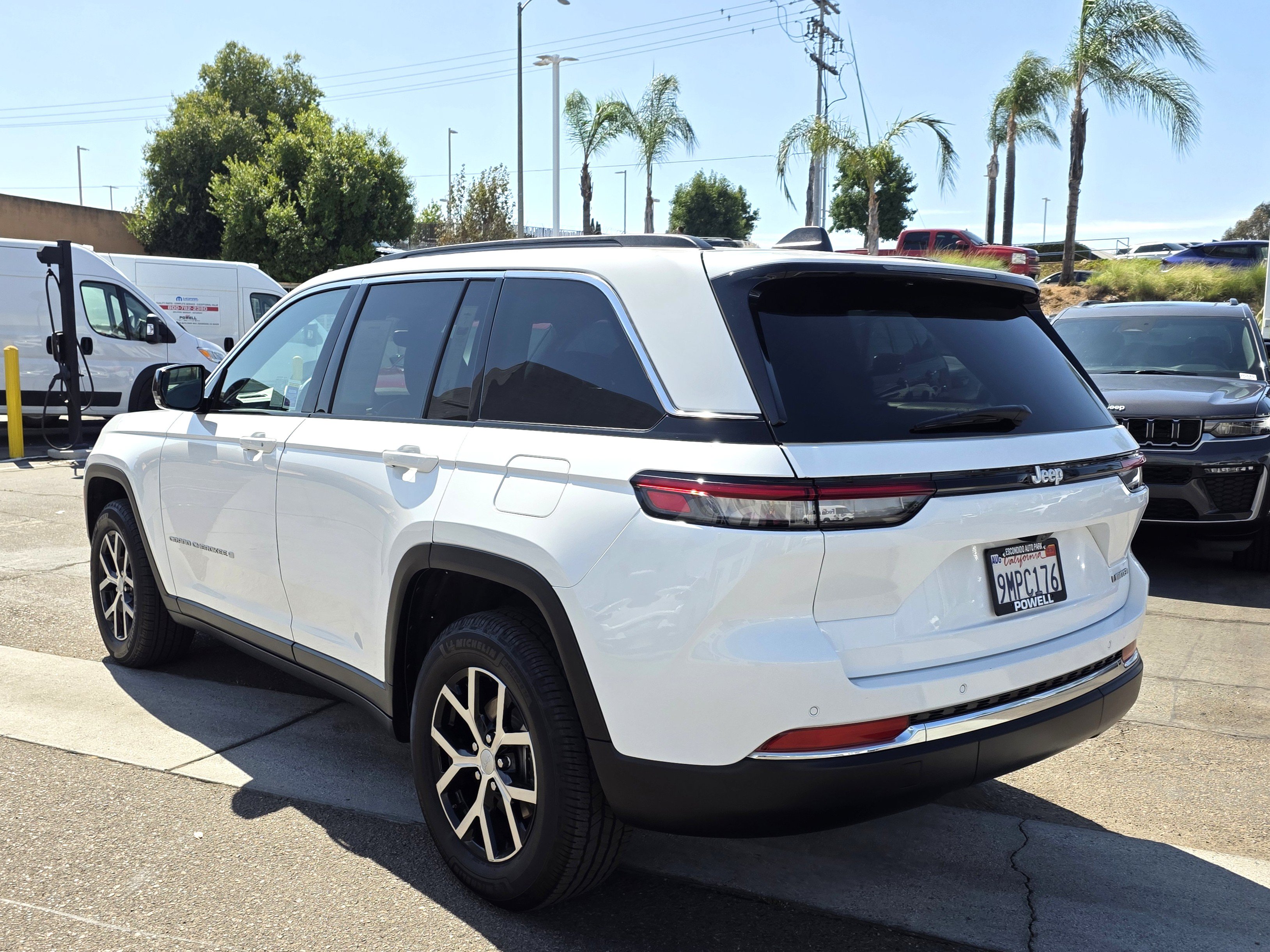 Certified 2024 Jeep Grand Cherokee Limited RWD image 3