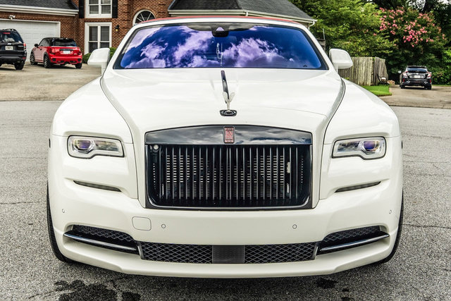 Used 2016 Rolls-Royce Dawn RWD image 21