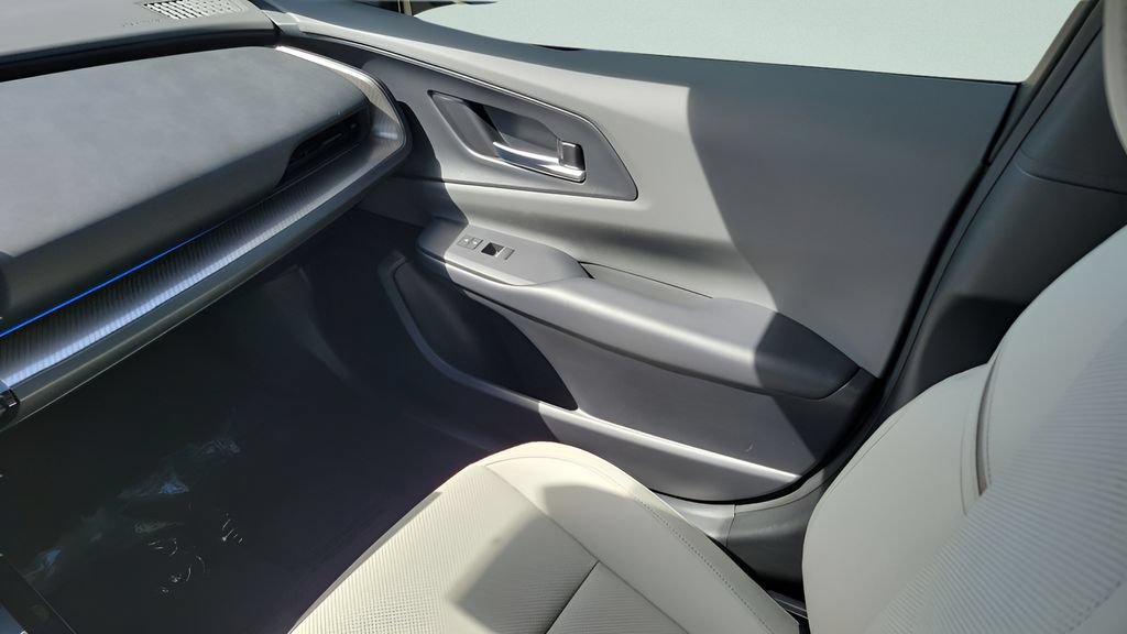 Certified 2026 Toyota Prius XLE FWD image 13
